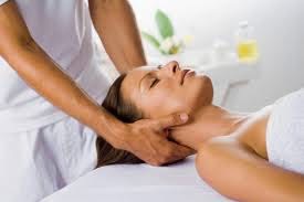 Massage cổ vai gáy giảm đau mỏi tại Massage Nhật Kha Bùi Đình Túy